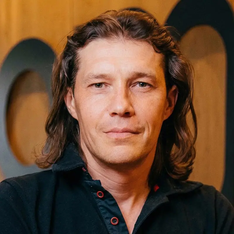 Артур Міхно 